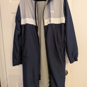 TYR Blue and Gray Swim Robe for All-Weather Protection Adult Small